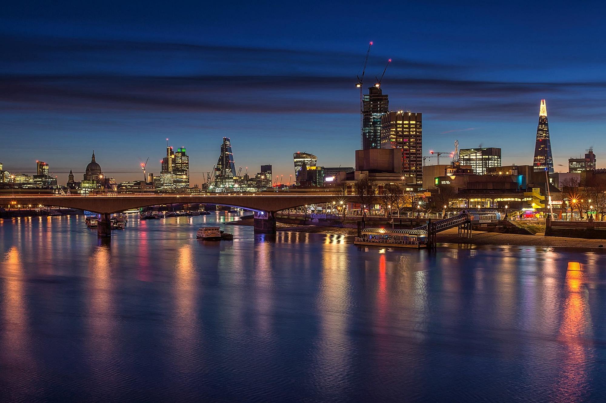 La Tamise : le miroir trouble de la capitale anglaise